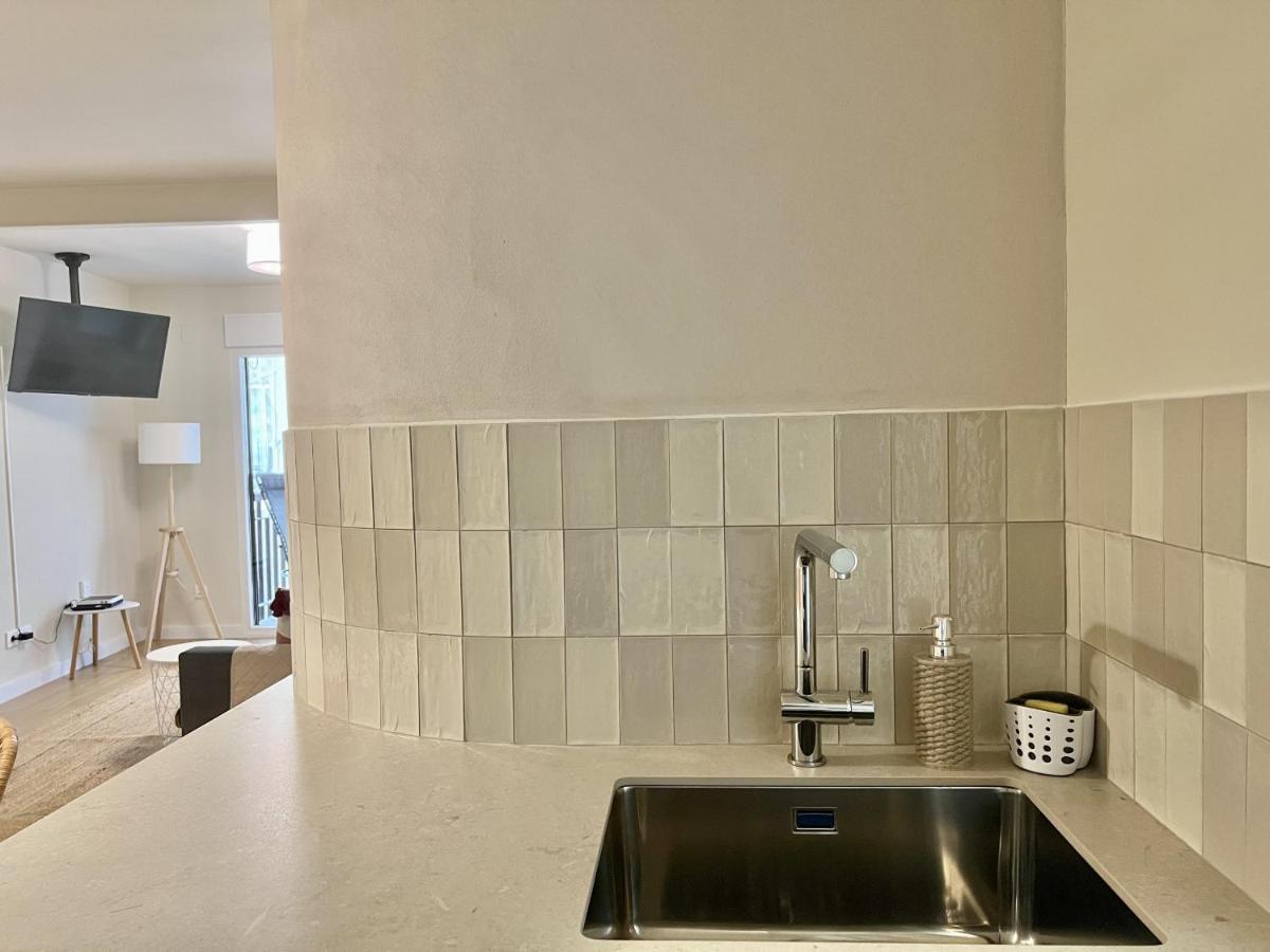 Cozy San Cristobal Apartment In Heart Of Аликанте Екстериор снимка