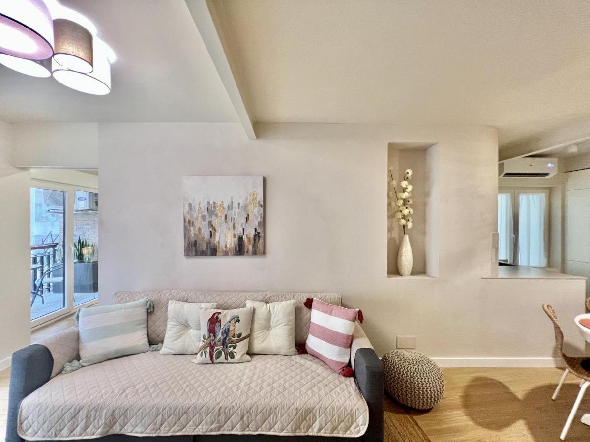 Cozy San Cristobal Apartment In Heart Of Аликанте Екстериор снимка
