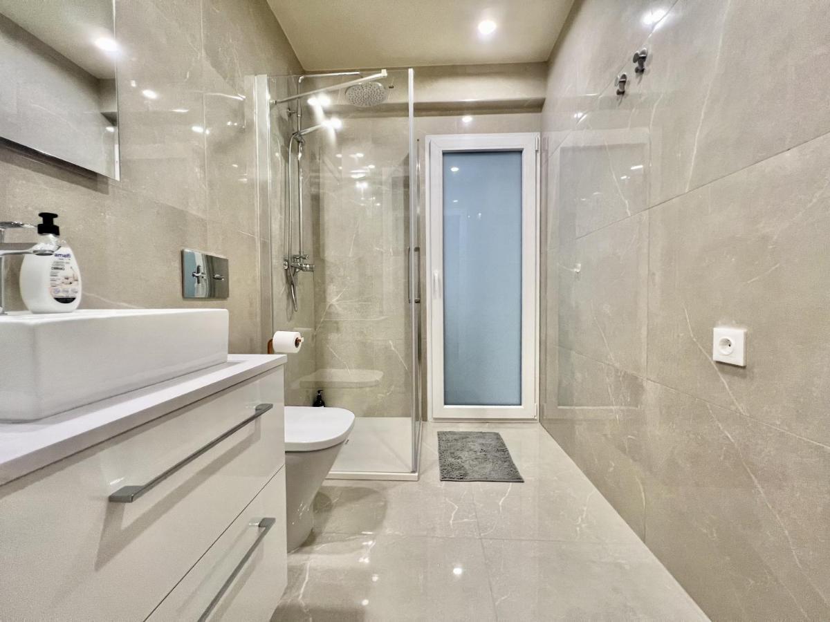 Cozy San Cristobal Apartment In Heart Of Аликанте Екстериор снимка